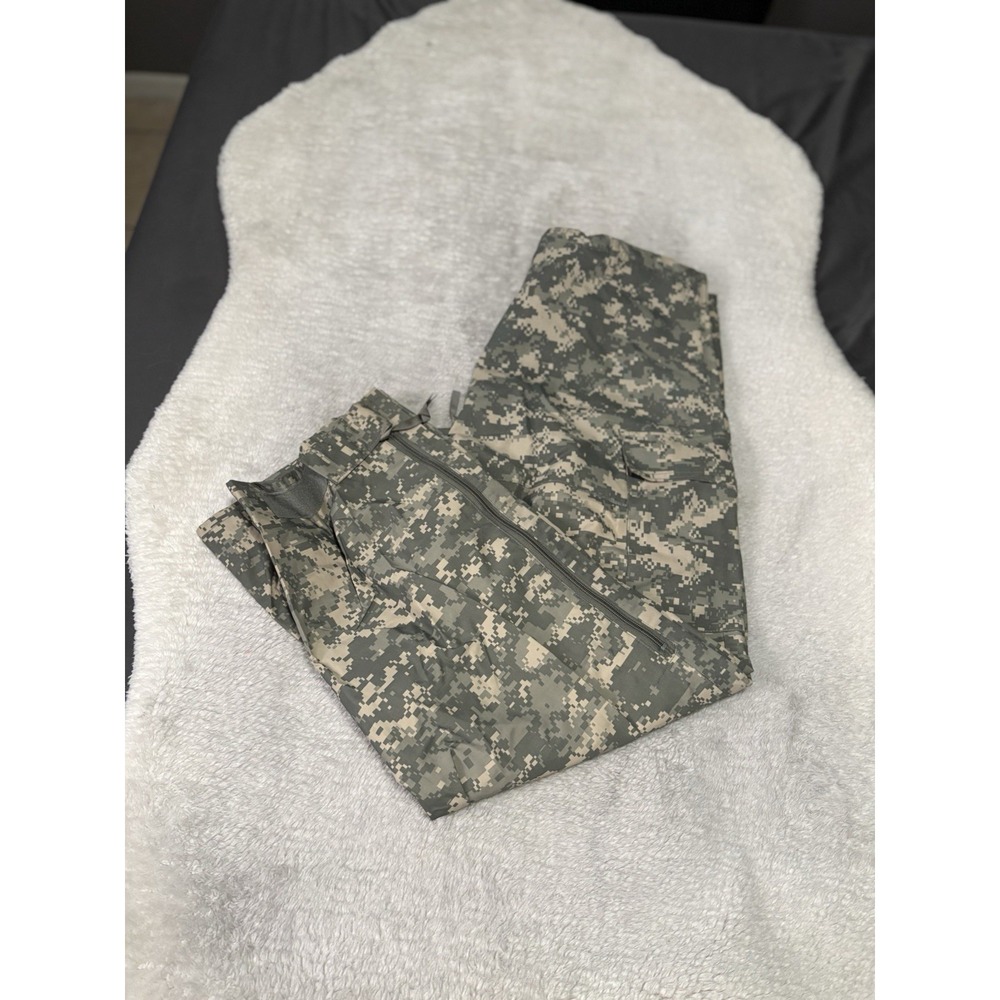 US Army Cold Weather Trousers – Waterproof Gore-Tex Winter Pants Medium 31-35 In